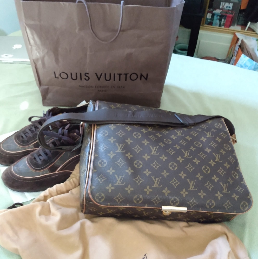 Louis Vuitton (Authentic) Messenger Bag